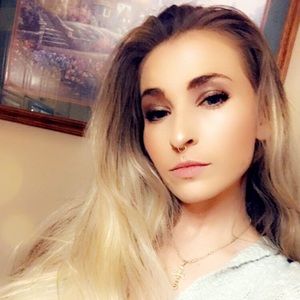 Meet your Posher, Danae